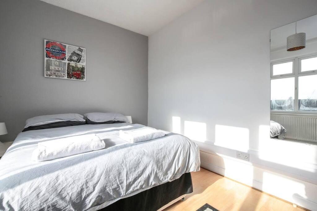 Large Modern Apartment With Garden Sleeps 10 Guests London Eksteriør billede
