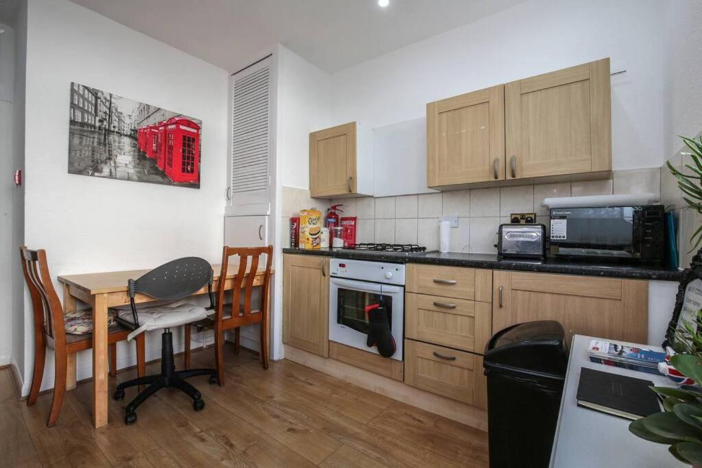 Large Modern Apartment With Garden Sleeps 10 Guests London Eksteriør billede